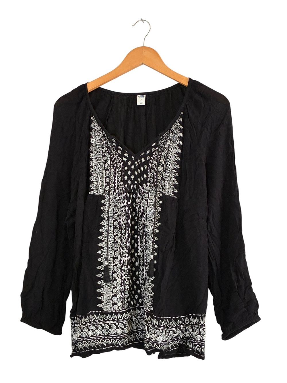 Old Navy | Black and white embroidered boho peasant long sleeve blouse size med